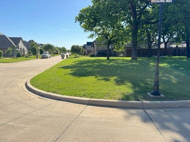 2910 Zinfandel Lane, Arlington, TX 76001