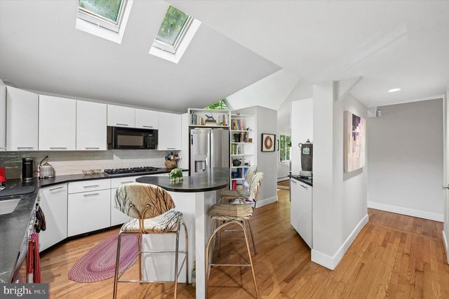 8901 MONTGOMERY AVE, Wyndmoor, PA 19038