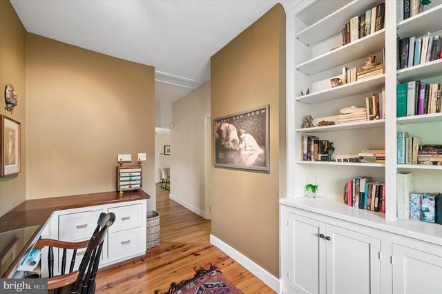 8901 MONTGOMERY AVE, Wyndmoor, PA 19038