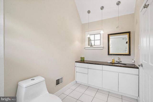 8901 MONTGOMERY AVE, Wyndmoor, PA 19038