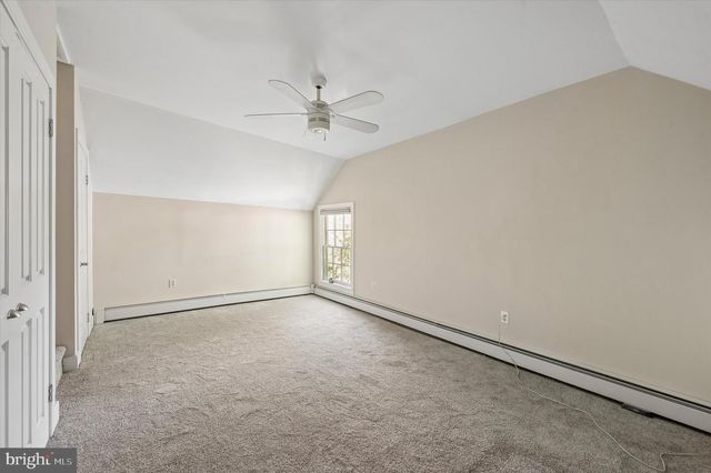 8901 MONTGOMERY AVE, Wyndmoor, PA 19038