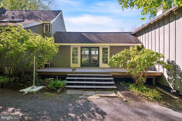8901 MONTGOMERY AVE, Wyndmoor, PA 19038