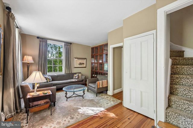 8901 MONTGOMERY AVE, Wyndmoor, PA 19038