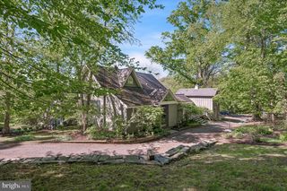8901 MONTGOMERY AVE, Wyndmoor, PA 19038