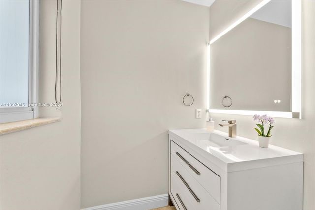611 Santurce Ave, Coral Gables, FL 33143