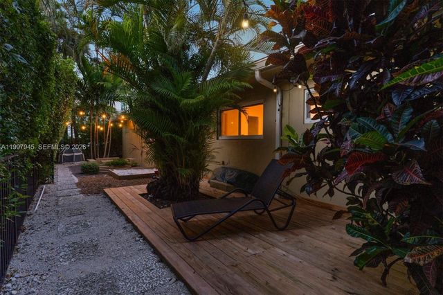 611 Santurce Ave, Coral Gables, FL 33143