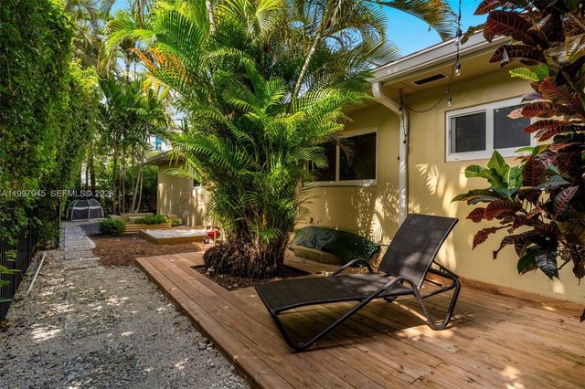 611 Santurce Ave, Coral Gables, FL 33143