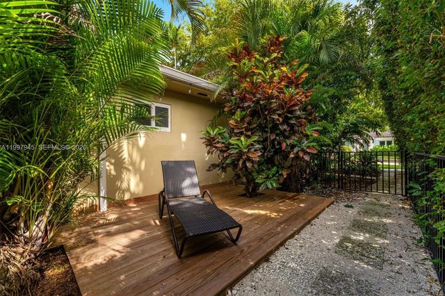 611 Santurce Ave, Coral Gables, FL 33143