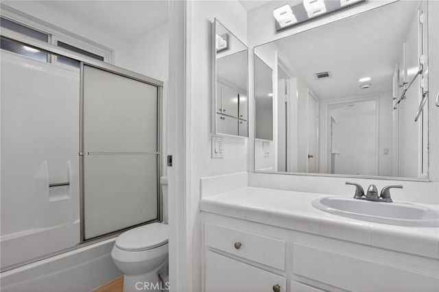 17847 Beneda Ln 4, Canyon Country, CA 91351