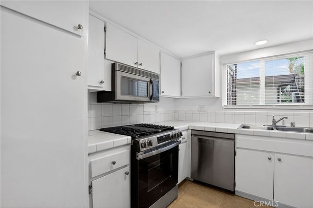 17847 Beneda Ln 4, Canyon Country, CA 91351