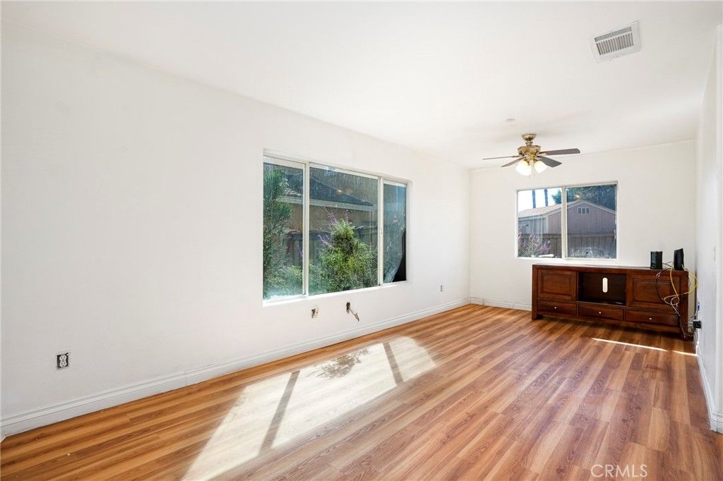 893 W Kemp Court, Compton, CA 90220 — photo 4