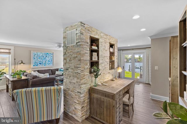 7989 E RIVERSIDE DR, Pasadena, MD 21122
