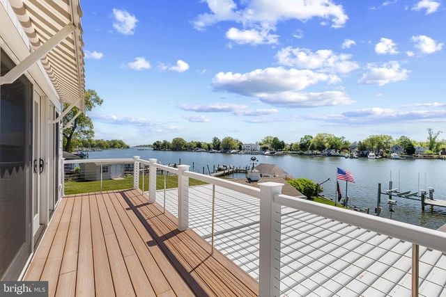 7989 E RIVERSIDE DR, Pasadena, MD 21122