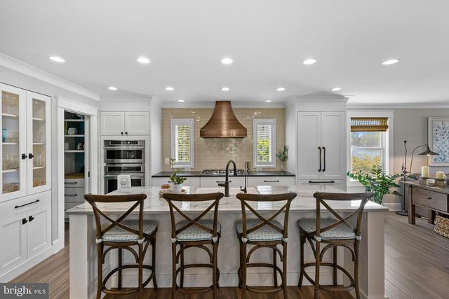 7989 E RIVERSIDE DR, Pasadena, MD 21122