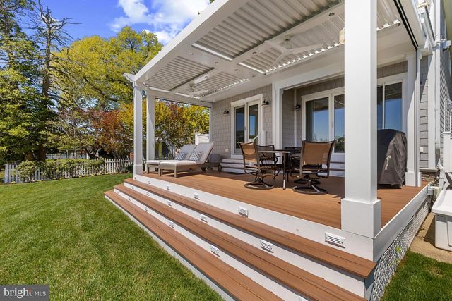 7989 E RIVERSIDE DR, Pasadena, MD 21122