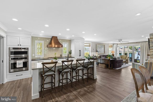 7989 E RIVERSIDE DR, Pasadena, MD 21122