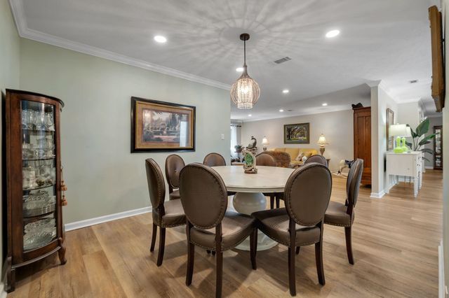 3721 LONGFORD Drive, Tallahassee, FL 32309