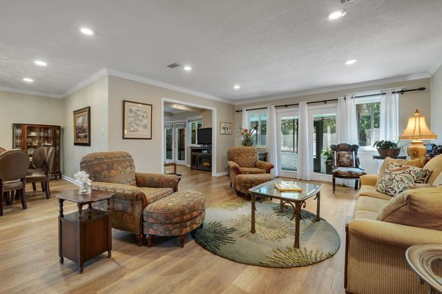 3721 LONGFORD Drive, Tallahassee, FL 32309