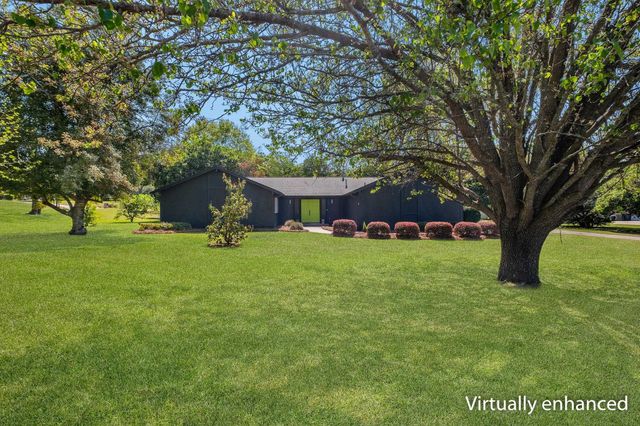 3721 LONGFORD Drive, Tallahassee, FL 32309