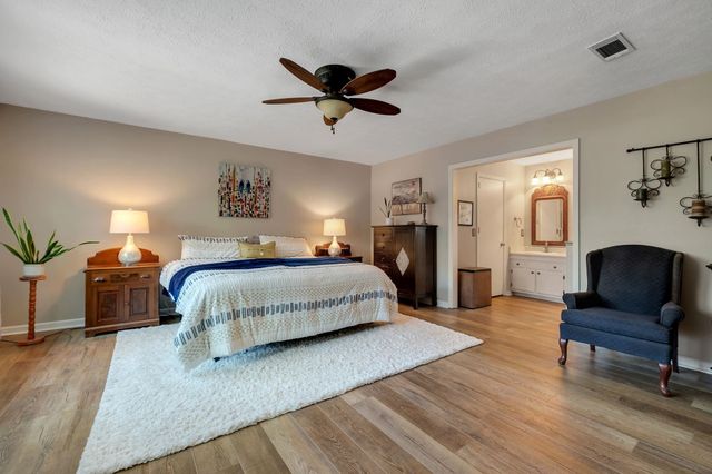 3721 LONGFORD Drive, Tallahassee, FL 32309