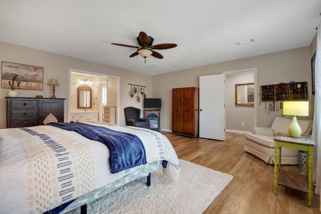 3721 LONGFORD Drive, Tallahassee, FL 32309