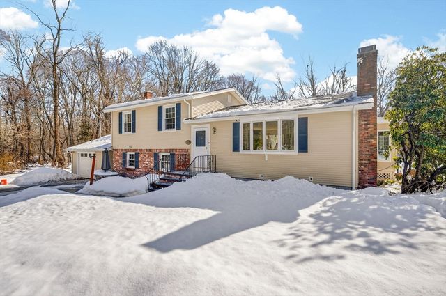 197 Chestnut St, Rehoboth, MA 02769