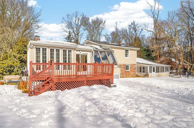 197 Chestnut St, Rehoboth, MA 02769