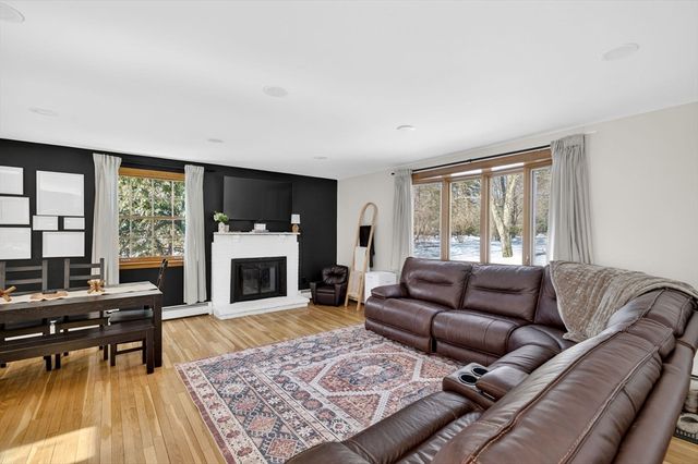 197 Chestnut St, Rehoboth, MA 02769