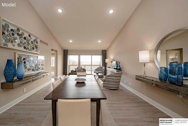 17019 Hawthorne Avenue, Omaha, NE 68118