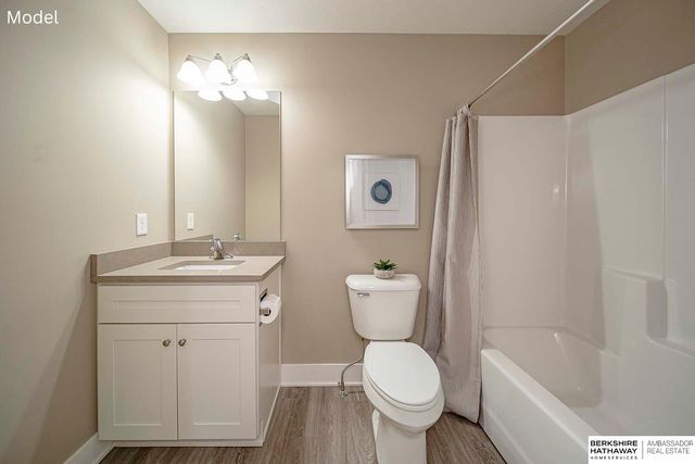 17019 Hawthorne Avenue, Omaha, NE 68118