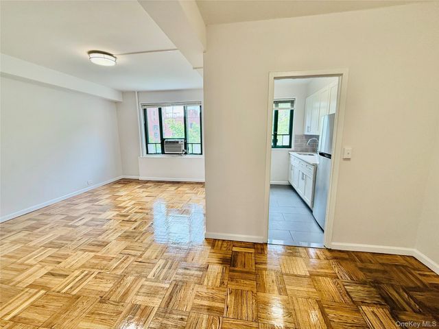 1680 Metropolitan 6D, Bronx, NY 10462