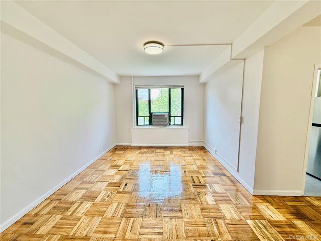 1680 Metropolitan 6D, Bronx, NY 10462