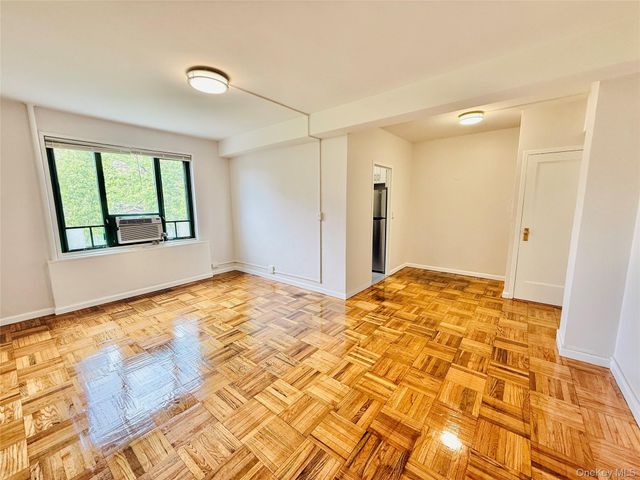 1680 Metropolitan 6D, Bronx, NY 10462