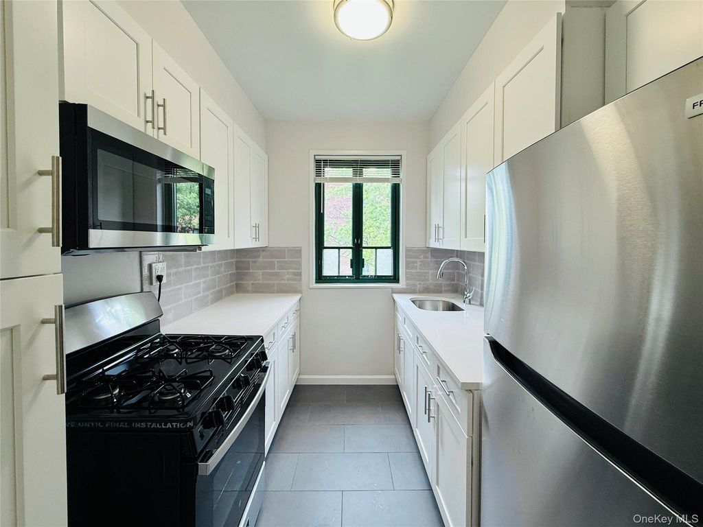 1680 Metropolitan 6D, Bronx, NY 10462