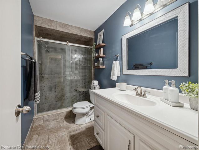 46966 Mckenna Drive, Macomb, MI 48044