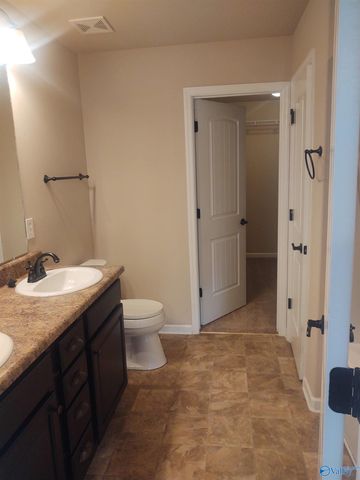 108 Hunter Way, Owens Cross Roads, AL 35763
