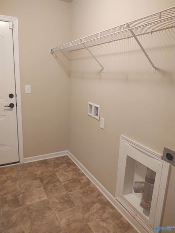 108 Hunter Way, Owens Cross Roads, AL 35763