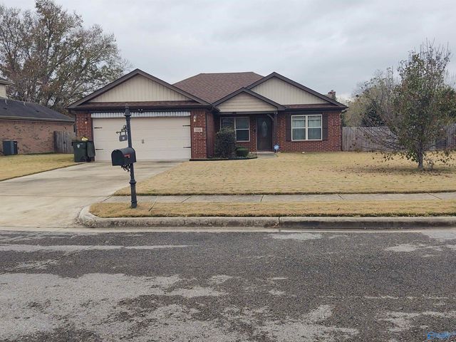 108 Hunter Way, Owens Cross Roads, AL 35763
