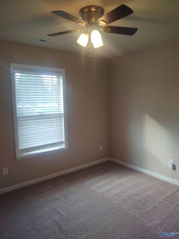 108 Hunter Way, Owens Cross Roads, AL 35763