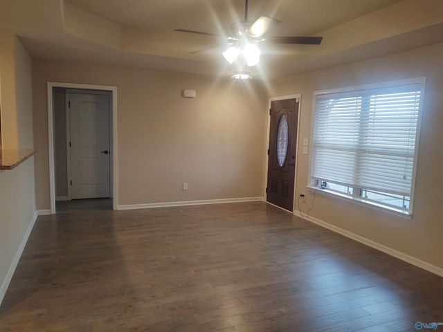 108 Hunter Way, Owens Cross Roads, AL 35763