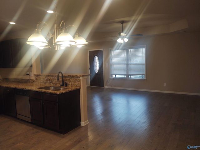 108 Hunter Way, Owens Cross Roads, AL 35763