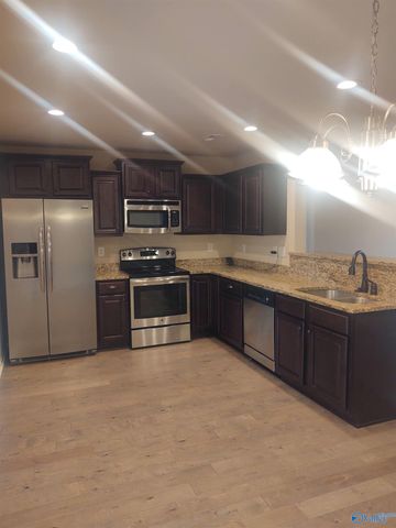 108 Hunter Way, Owens Cross Roads, AL 35763