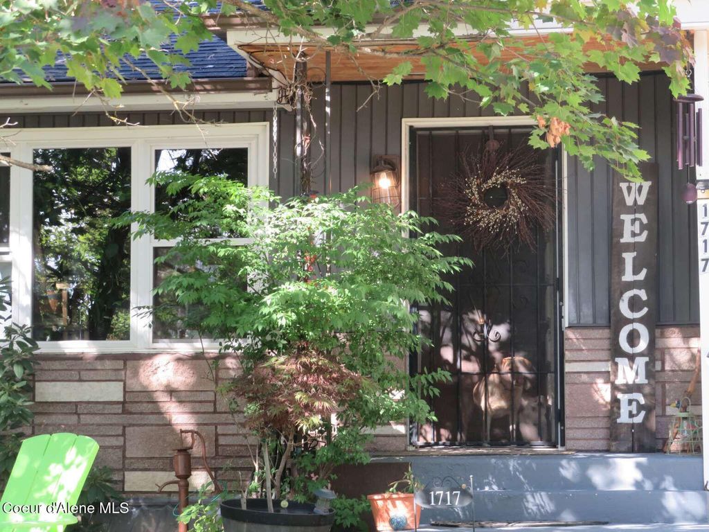 1717 E Davis AVE, Coeur d'Alene, ID 83815 photo 2