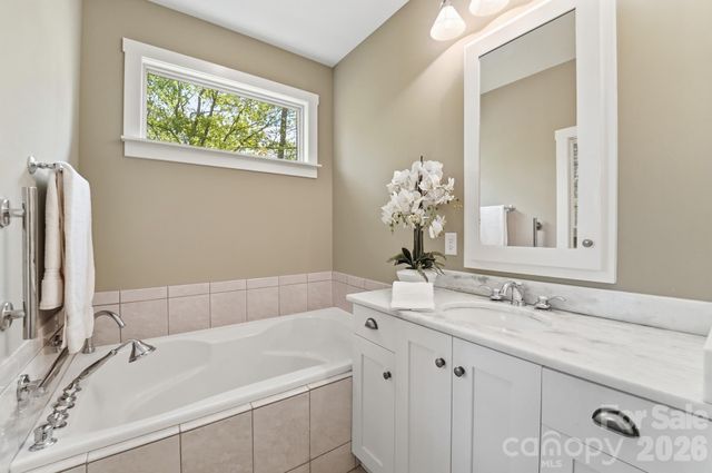2370 Valelake Road, York, SC 29745