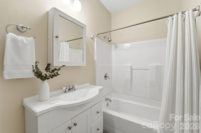 2370 Valelake Road, York, SC 29745