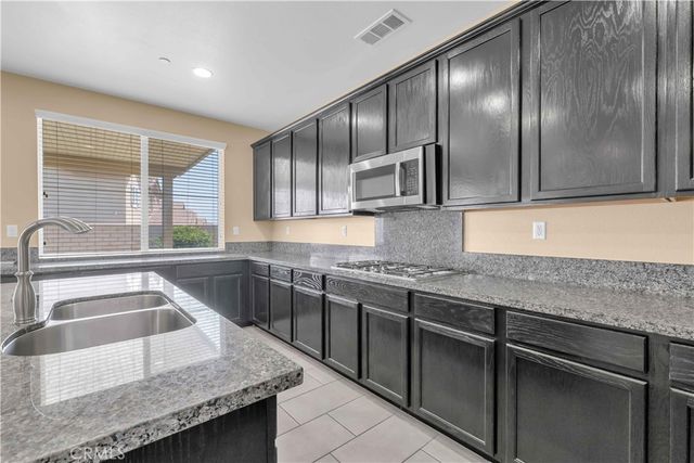 4043 Bristlecone Pine Lane, San Bernardino, CA 92407