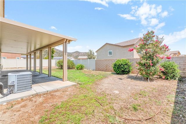 4043 Bristlecone Pine Lane, San Bernardino, CA 92407