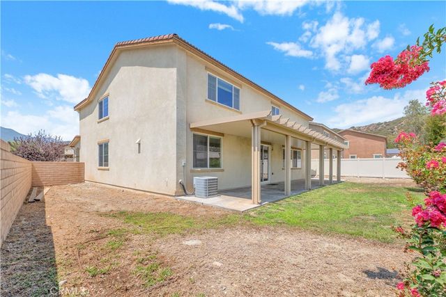 4043 Bristlecone Pine Lane, San Bernardino, CA 92407