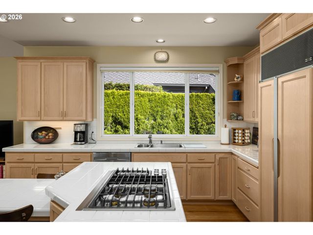 15715 Nw CLAREMONT Dr, Portland, OR 97229