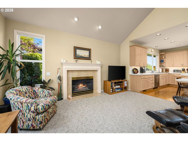 15715 Nw CLAREMONT Dr, Portland, OR 97229